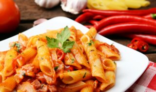 Penne mit Chili Sauce Penne mit Chili Sauce