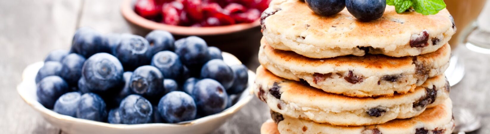 Pancake mit Blaubeeren und Cranberries