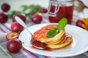 Pancakes mit Pflaumenmus