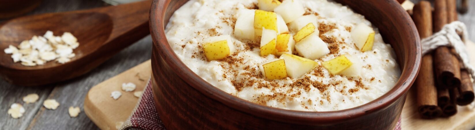 Porridge mit Banane und Birne