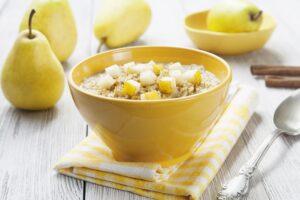 Porridge mit Birne und Walnüssen