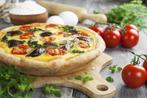 Quiche mit Kirschtomaten, Brokkoli und Aubergine