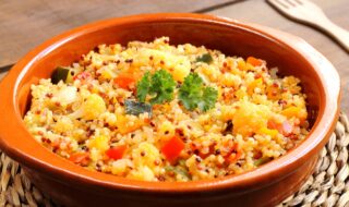 Blumenkohl-Quinoa mit Tomaten und Zucchini