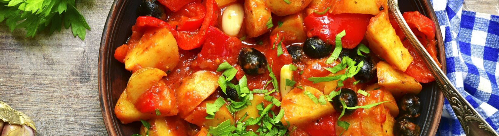 Ragout mit Tomaten, Paprika und Kartoffeln