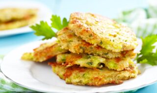 Reibekuchen mit Brokkoli, Quinoa, Paprika und Käse