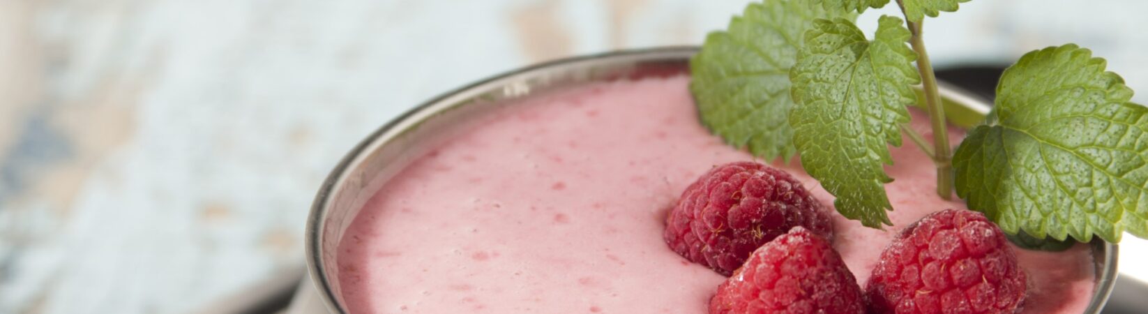 Sahnejoghurt mit Himbeeren und Banane