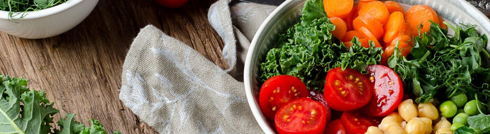 Salat Bowl mit Grünkohl