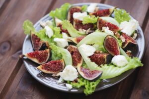 Feigensalat mit Feta und Walnüssen