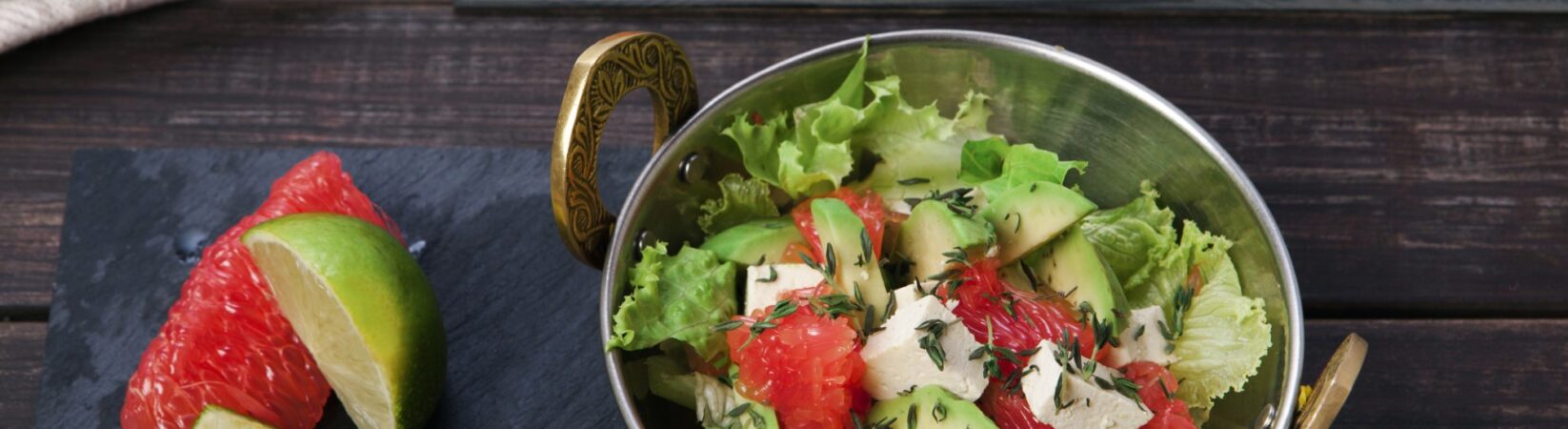 Grapefruitsalat mit Avocado und Feta