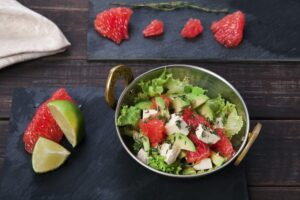 Grapefruitsalat mit Avocado und Feta