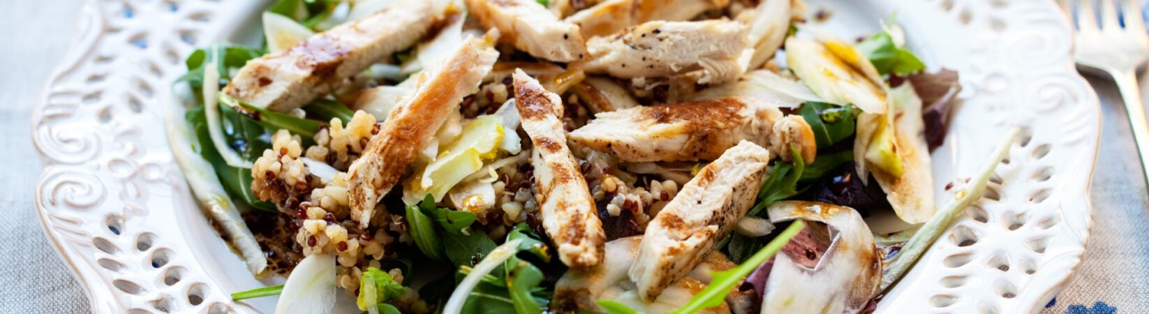 Hähnchensalat mit Rucola und Quinoa