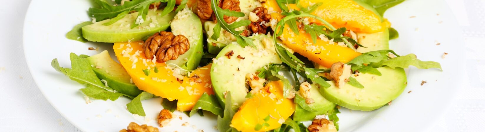 Rucola-Salat mit Mango und Avocado