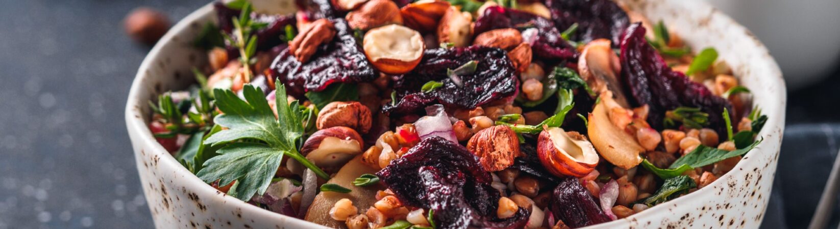 Lauwarmer Seitansalat mit Buchweizen