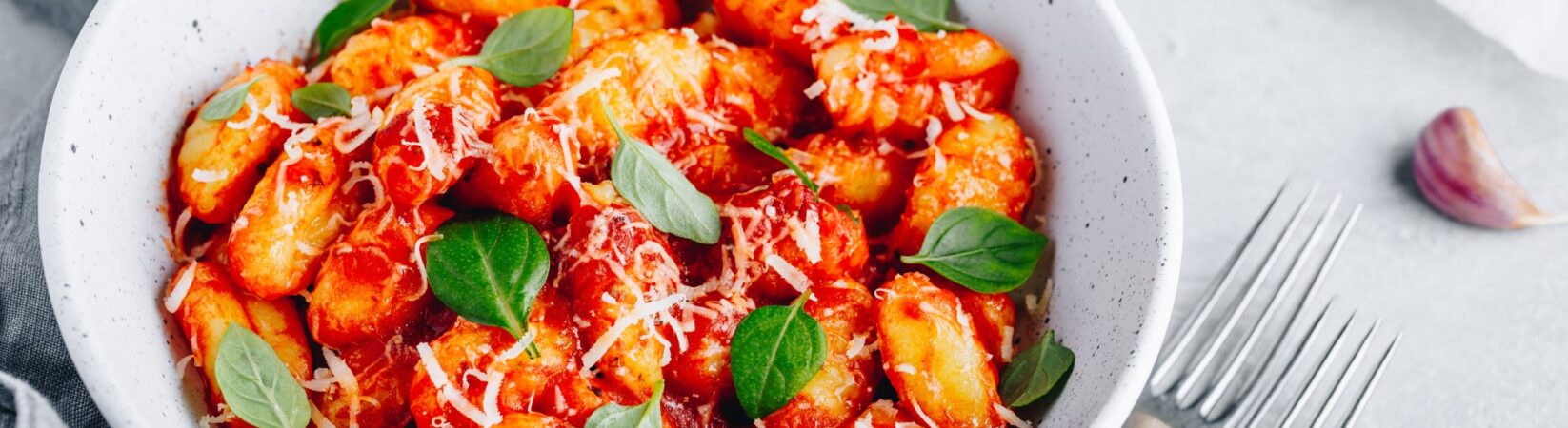 Scharfe Gnocchi mit Tomatensauce