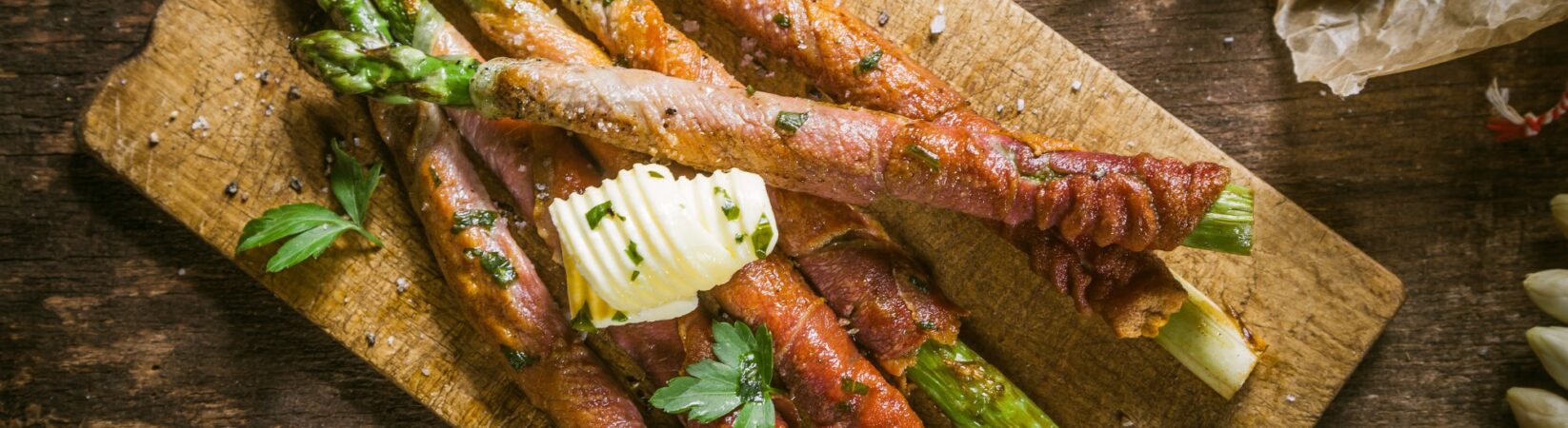 Schinkenspargelstangen mit Mehrkornciabatta