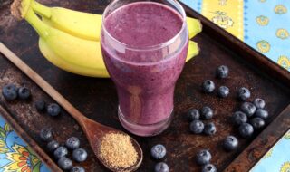Blaubeer-Smoothie mit Banane Blaubeer-Smoothie mit Banane