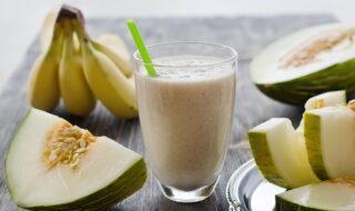 Melonen-Smoothie mit Banane Melonen-Smoothie mit Banane