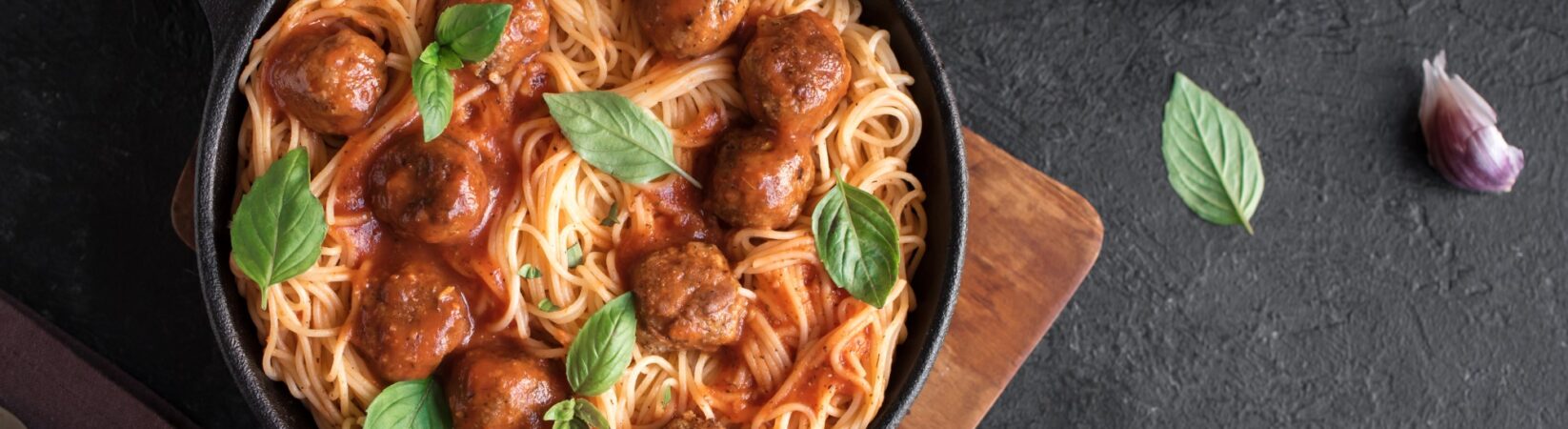 Spaghetti mit Hackfleischbällchen und Tomatensauce