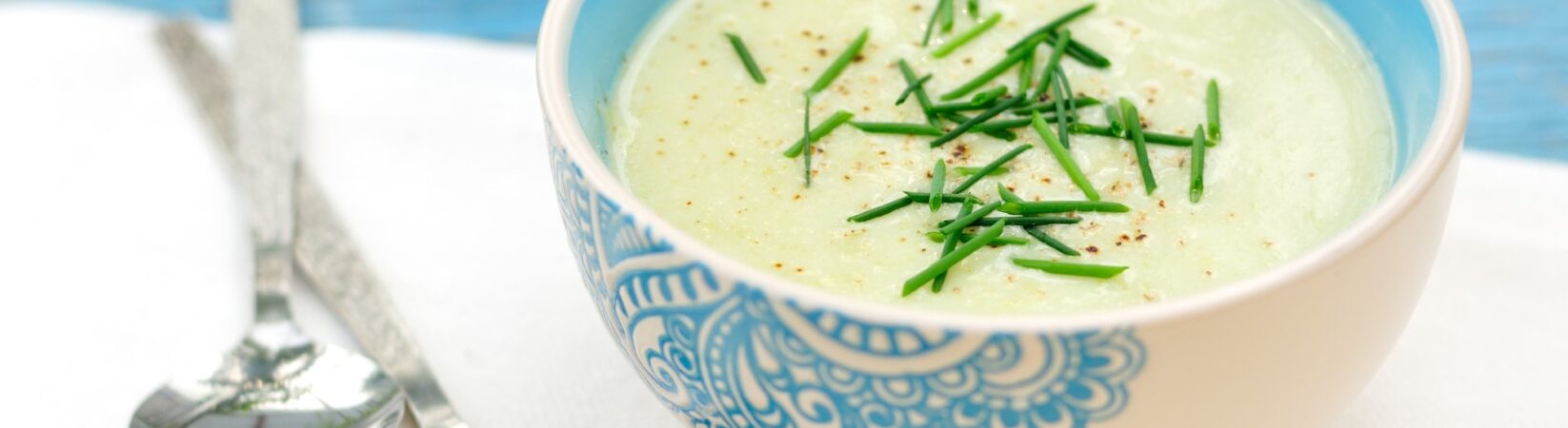 Spitzkohlsuppe mit Meerrettich