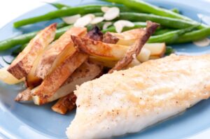 Tilapia mit Bohnen und Kohlrabipommes