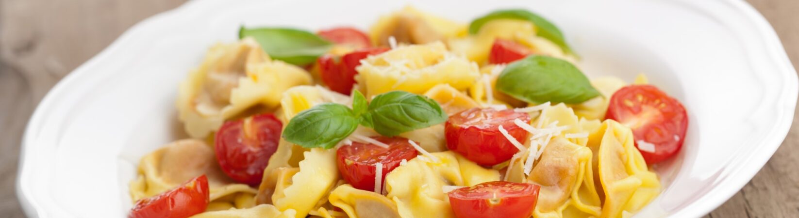 Tortellini mit Tomaten und Parmesan