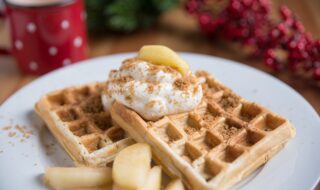 Waffel mit Apfel und Quark Waffel mit Apfel und Quark