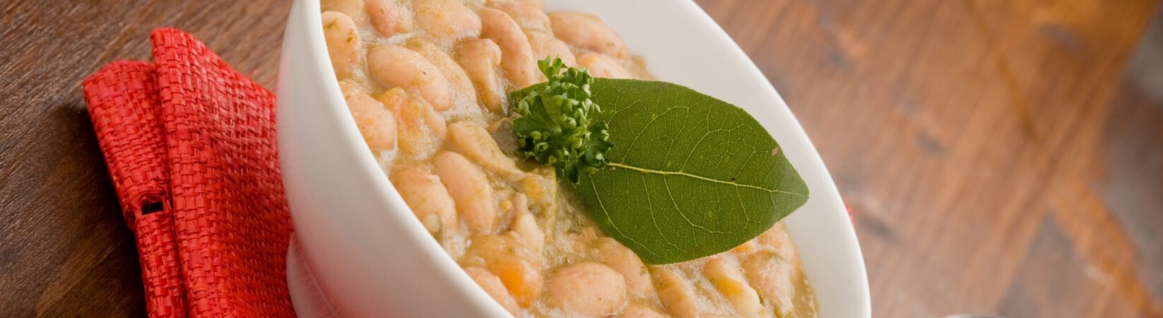 Weiße Bohnensuppe mit Kartoffeln