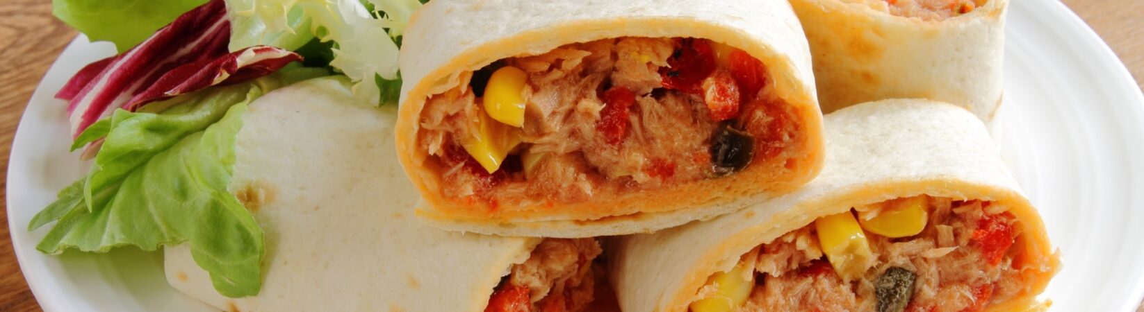 Wrap mit Thunfisch, Paprika, Kapern und Mais