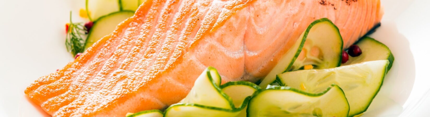 Lachs mit Gurkensalat